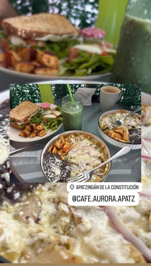 Variedad de alimentos en Café Aurora